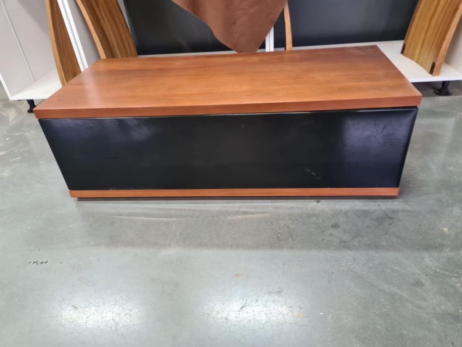 Meble Kler Klose stół, komoda rtv, witryna, szafa wisząca