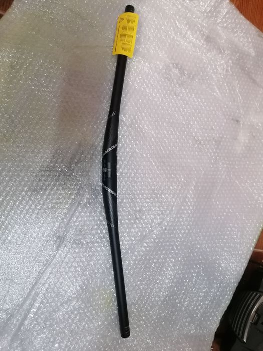 Guiador race face affect novo