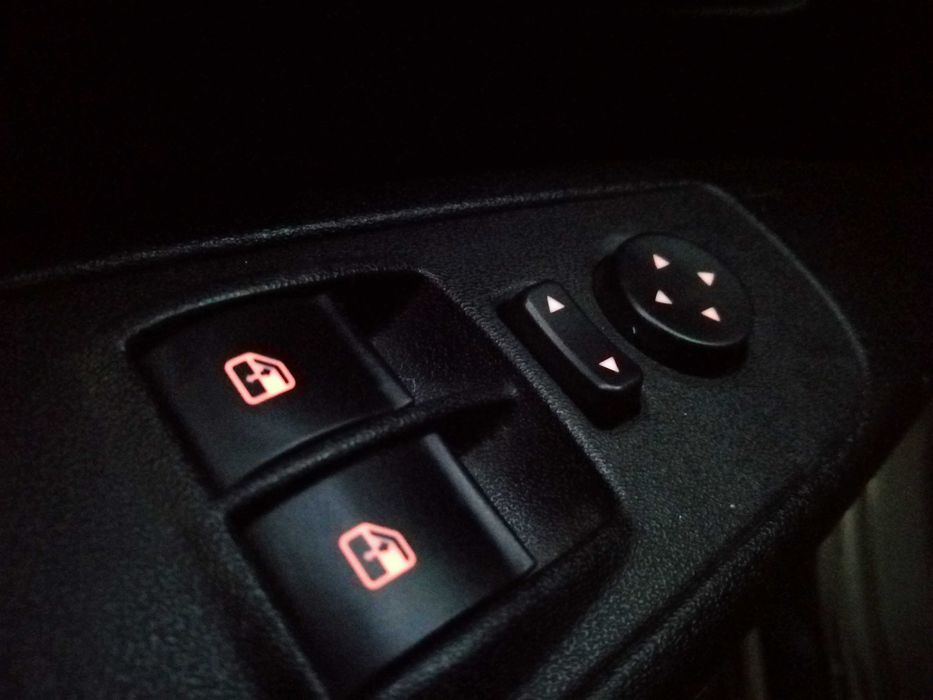 Fiat Punto 1,4 LIFT 90KM KOMPUTER Klima CD/Mp3 Niski Przebieg SALON PL