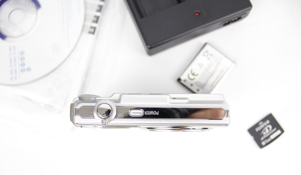 Máquina Fotográfica Olympus FE FE-340 8.0 MP *Para Peças ou Reparar*