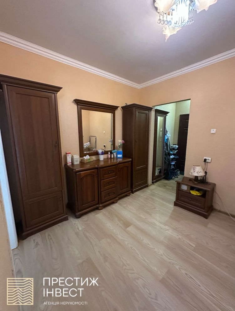 Продаж 3 кімнатної квартири на початку міста