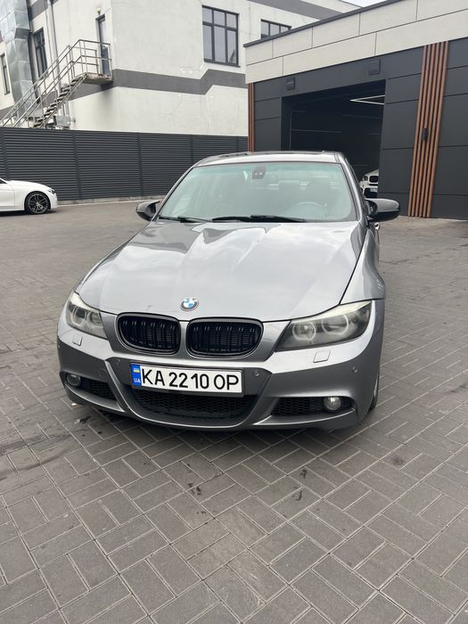 Продам BMW 3 e90