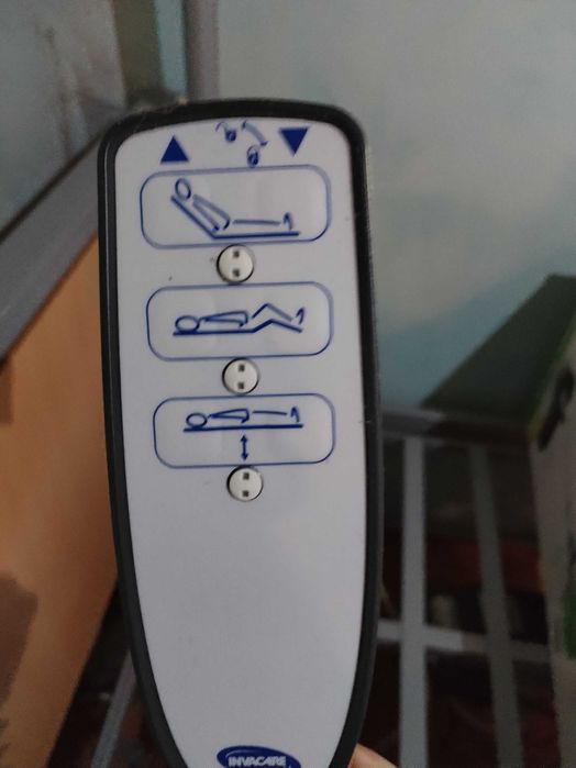 Cama Articulada para doentes ou acamados. Marca: Invacare / LINAK
