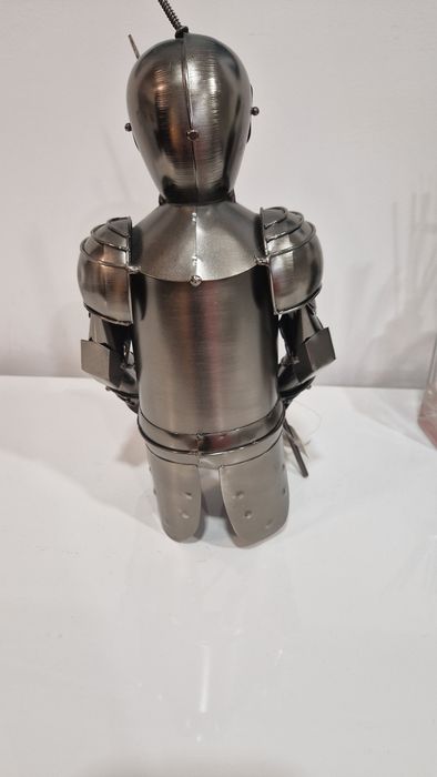 Stojak na butelkę RYCERZ wino wódkę ozdoba do domu