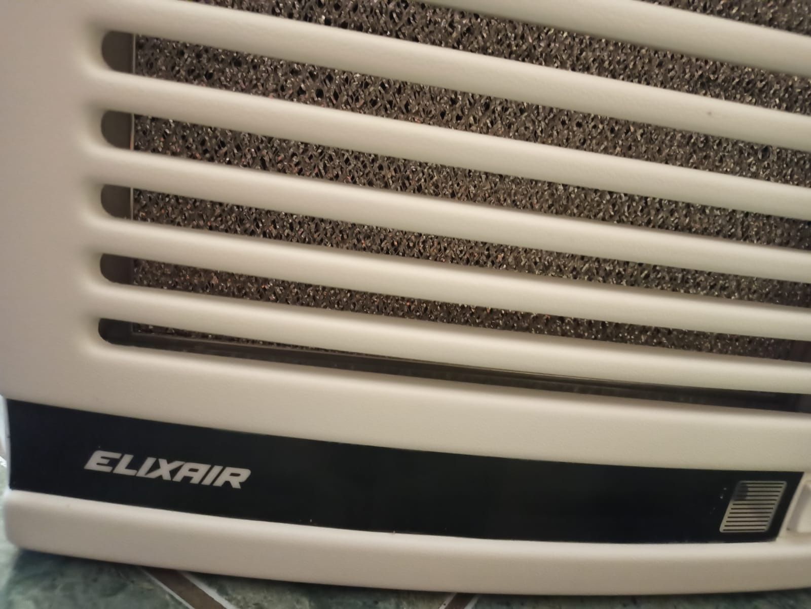 Oczyszczacz powietrza elektrostatyczny podłogowy ELIXAIR E400