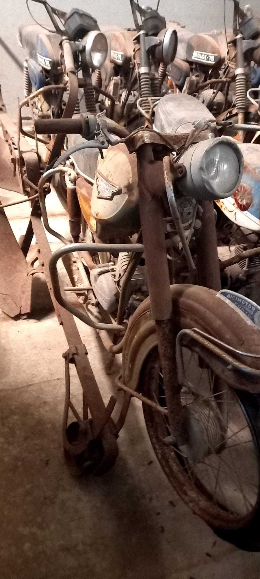 Lote de 8 motorizadas