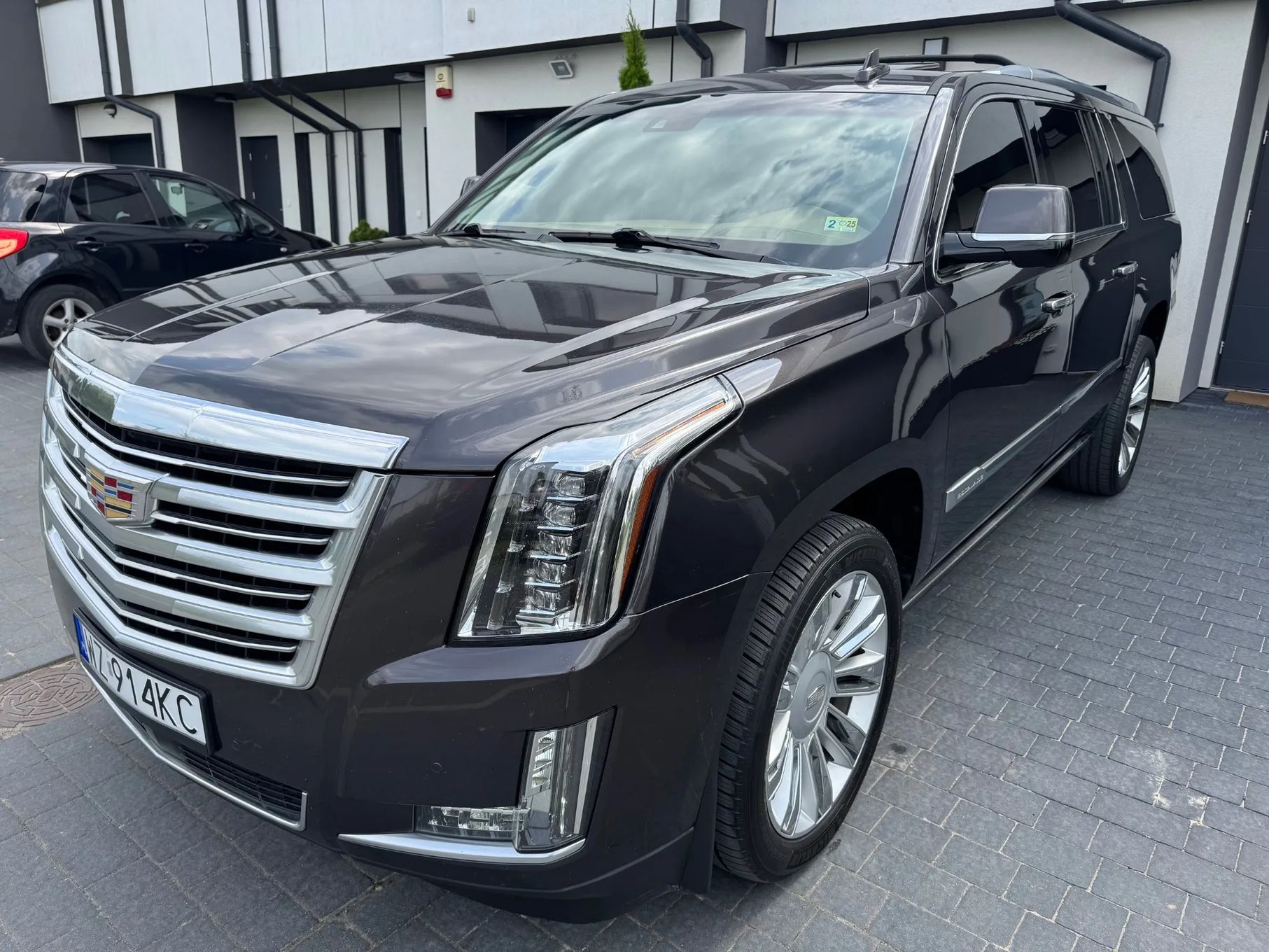 Cadillac Escalade ESV ! Platinium Pełna wersja wyposażenia ! Po dużym serwisie