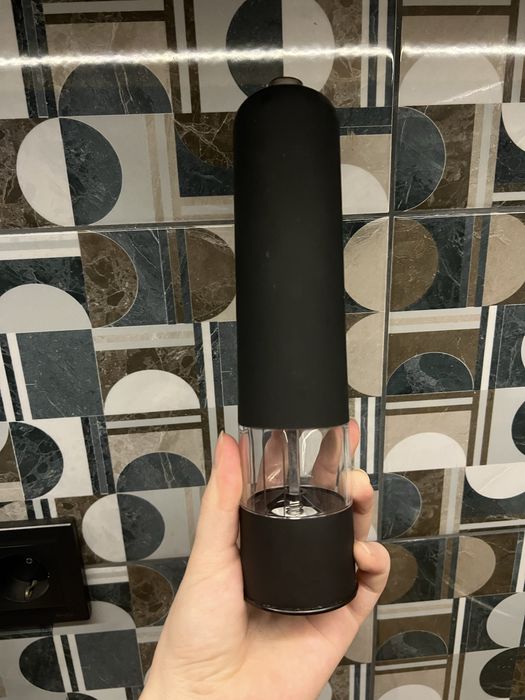 Електромельниця подрібнювач солі перцю