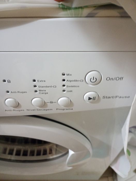 Máquina secar roupa