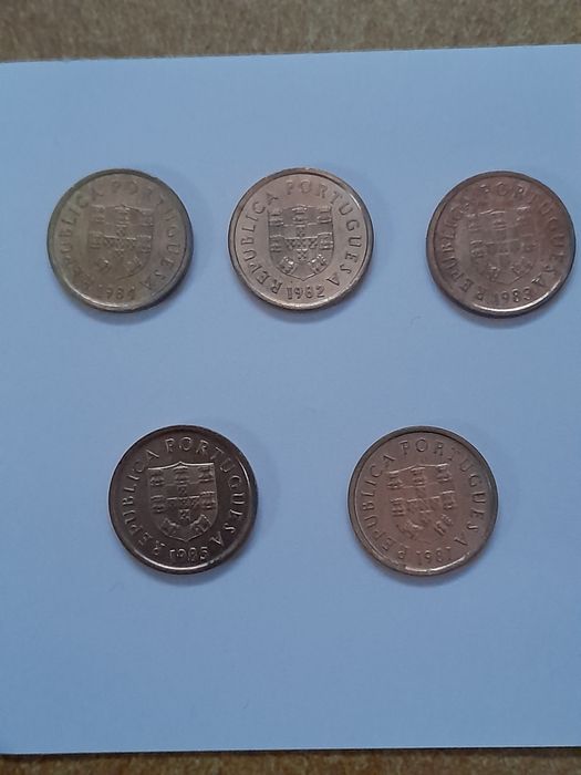 Moeda de 1 escudo de 1981,1982,1983,1984,1985