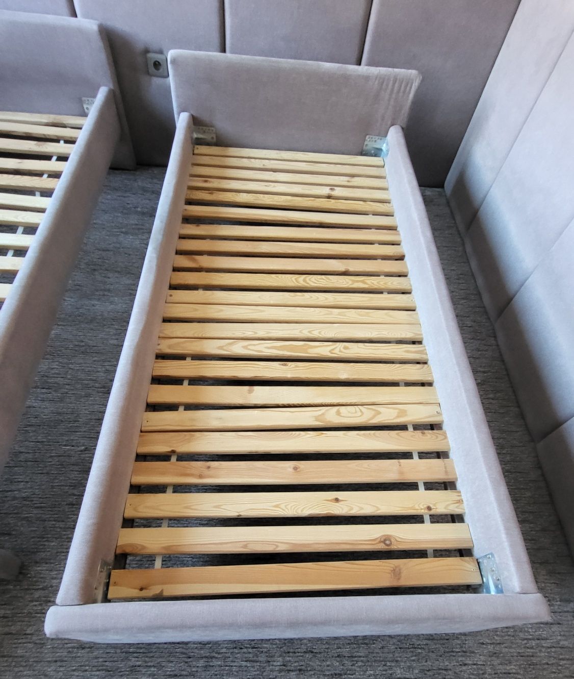 Łóżko tapicerowane 90 x 200 z wkładem