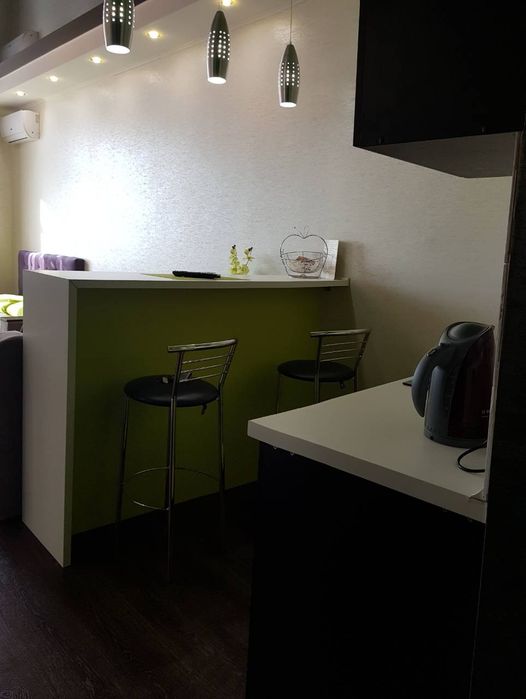 Сдаю На 25 эт. 1к.кварт. посуточно и почасово. М.Холодная гора