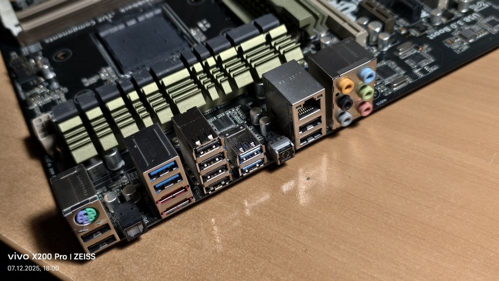 Материнская плата ASUS SABERTOOTH 990FX R2.0 (AM3+)