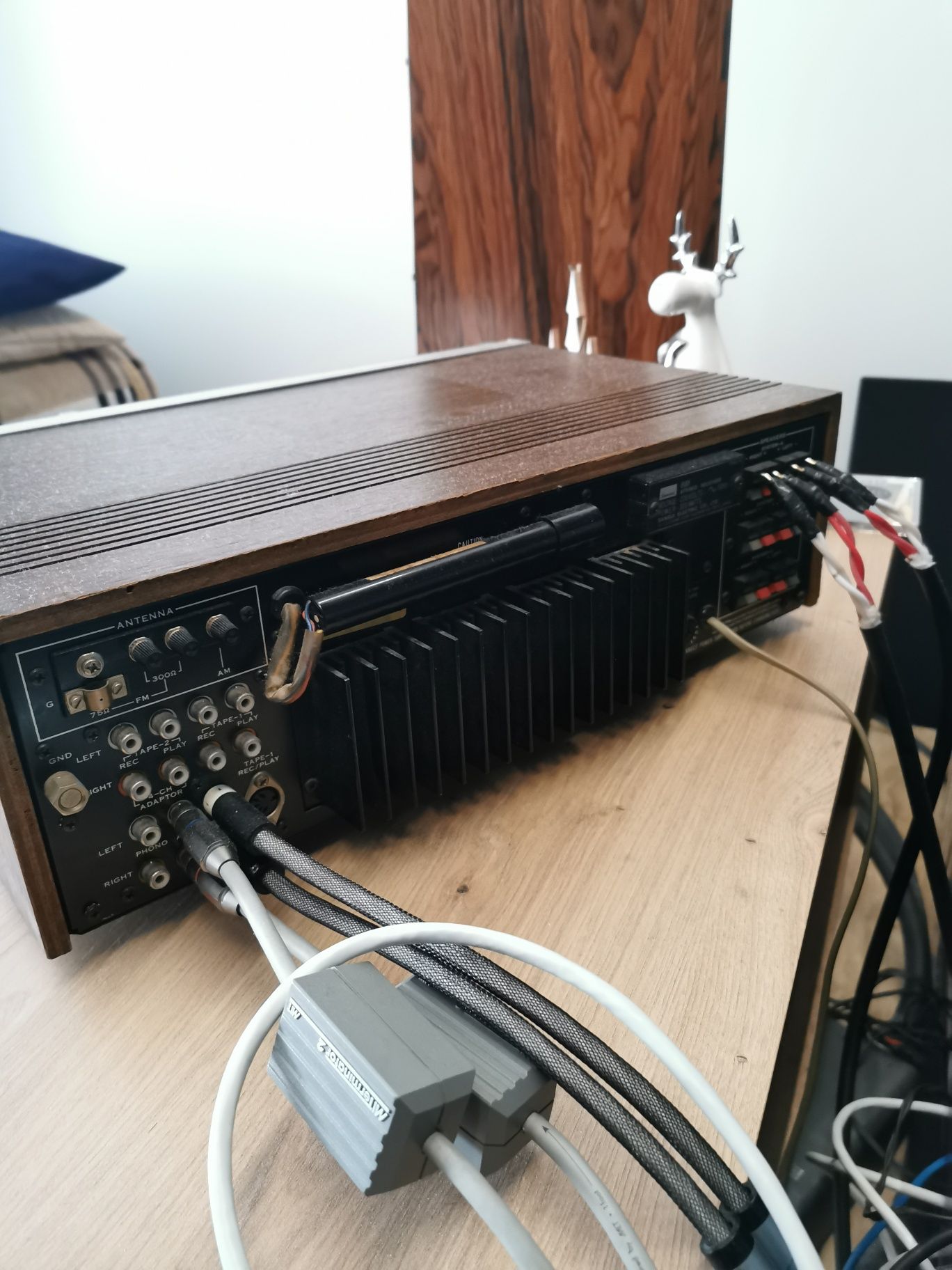 Sansui 881 amplituner