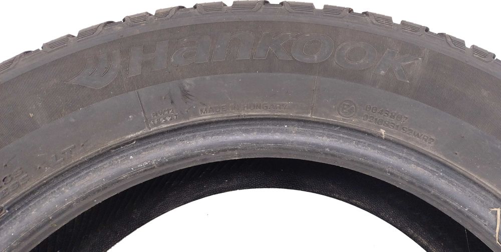 4x 215/60 R17C Hankook LV  opony zimowe 8 mm / kurier montaż