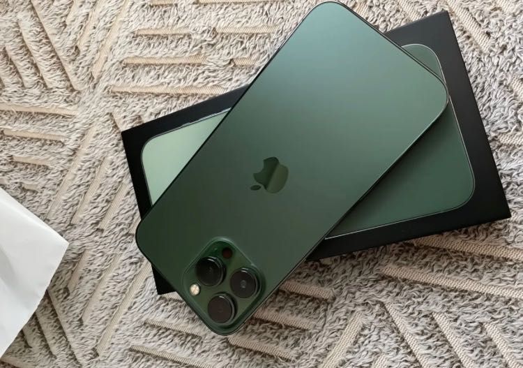Продам IPhone 13 Pro Max green