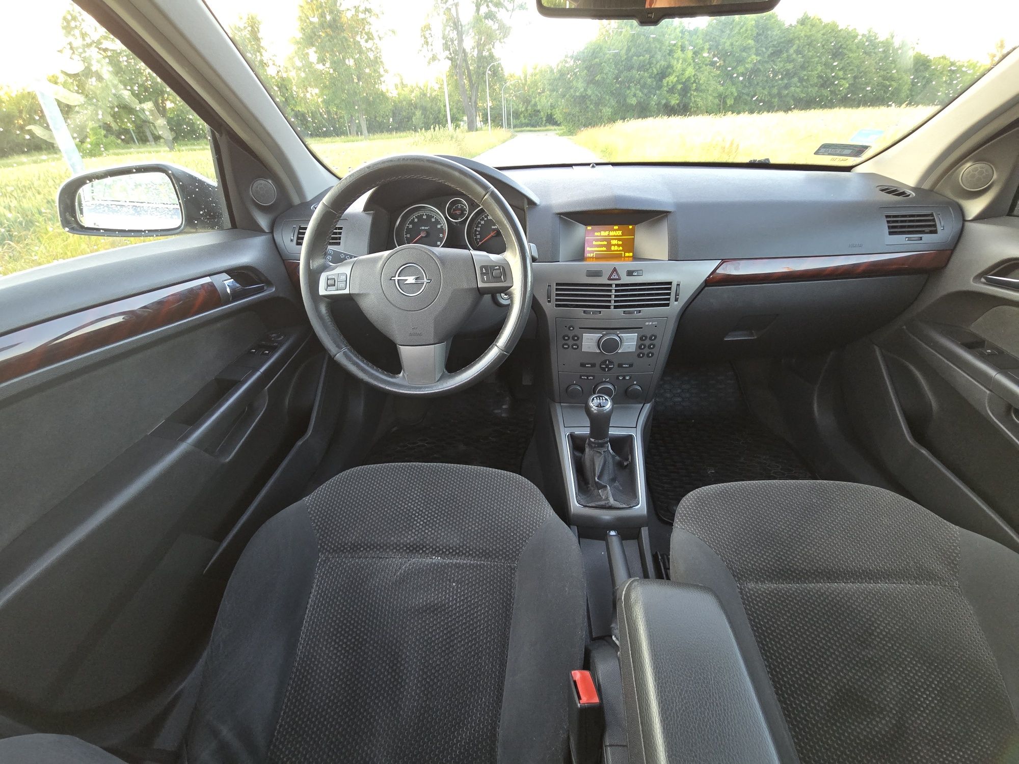 Opel Astra H 1.6 benzyna