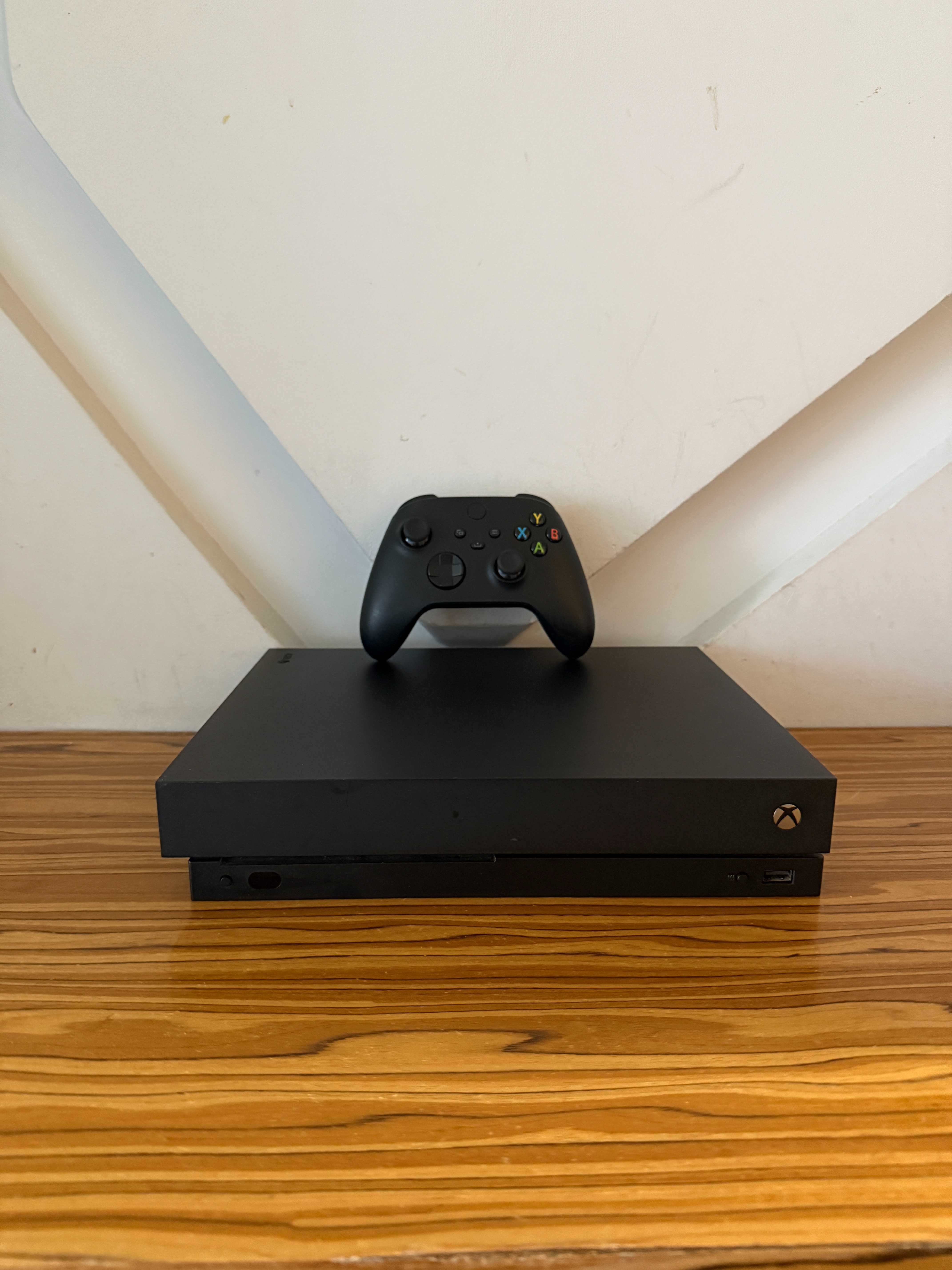 [Xbox] Konsola Xbox One X + Pad