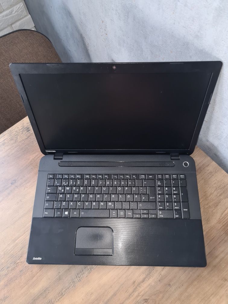 Toshiba Satellite C70D-A-11D / 17.3"