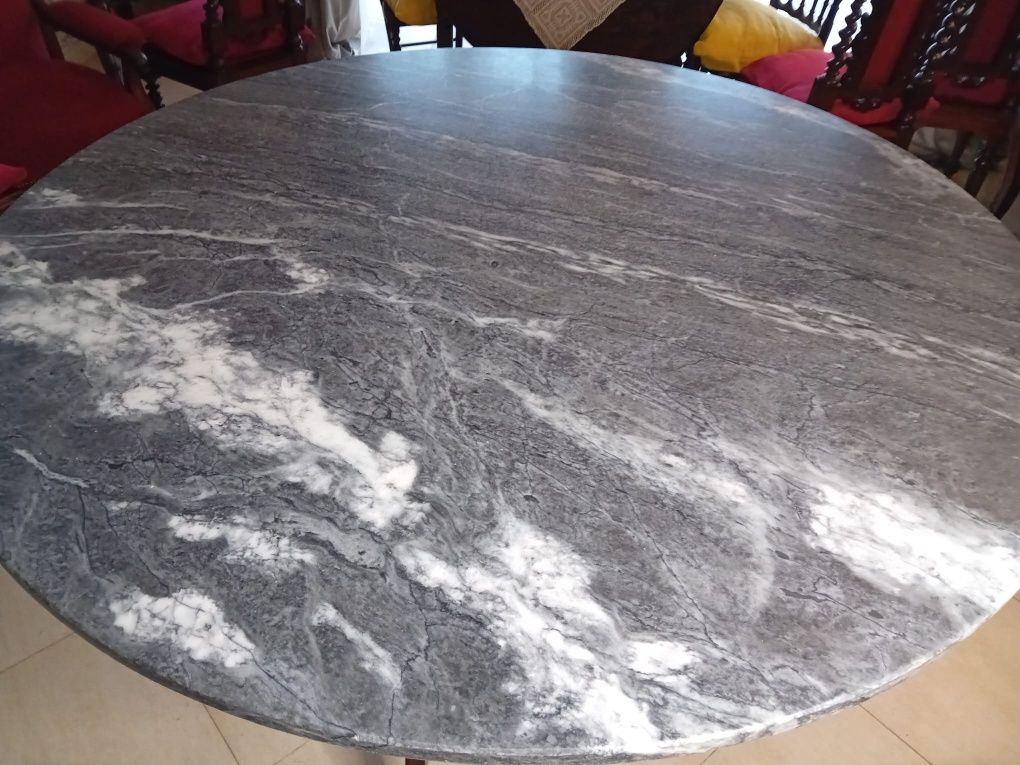 Mesa com pedra mármore