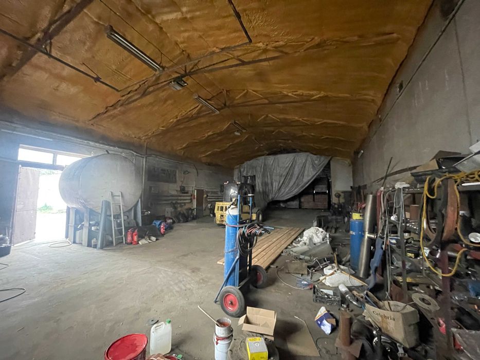 Wynajmę halę 380m2.