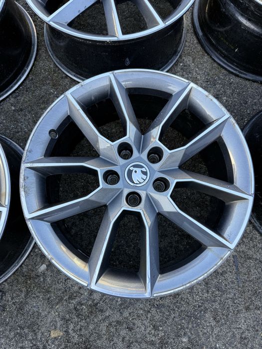 Felgi aluminiowe 5x112 18x7,5j et51 Skoda Octavia VRS