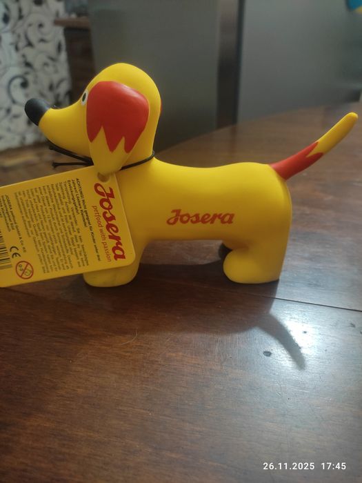 Іграшка для собаки з пищалкою