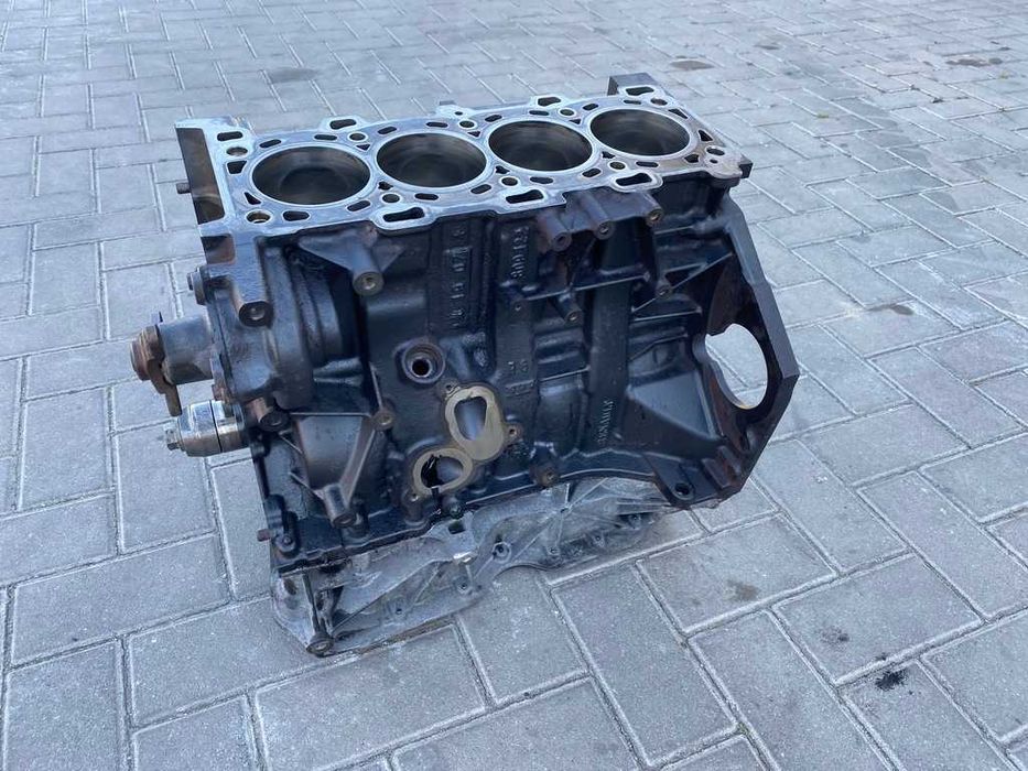 Блок цилиндров Renault Trafic Opel Vivaro 2.0 dci Трафик Виваро мотор