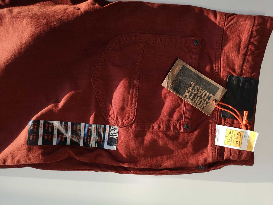 Marks & Spencer North Coast spodnie czerwone 112 cm 79 cm / 44W 31L