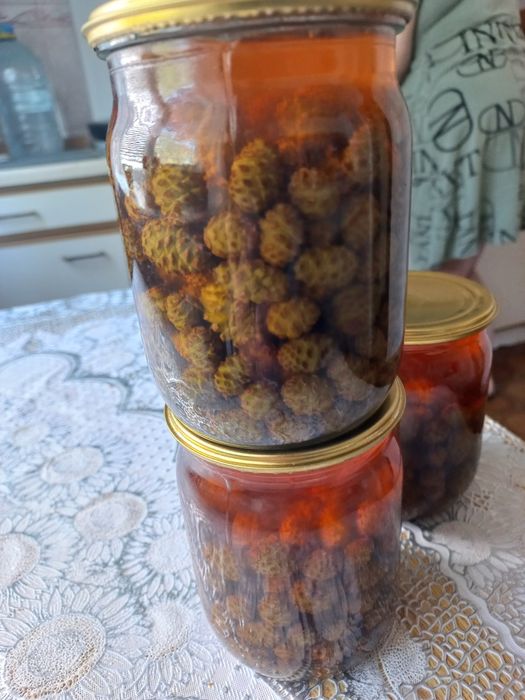 Продаю вареня з шишок сосни .05. Літра