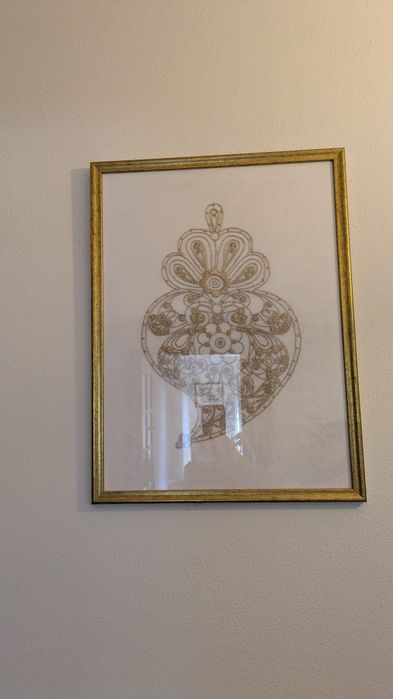 Quadro bordado a mão, coração de Viana