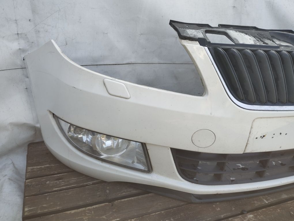 Skoda Fabia 2 Lift zderzak przedni przód LF9E