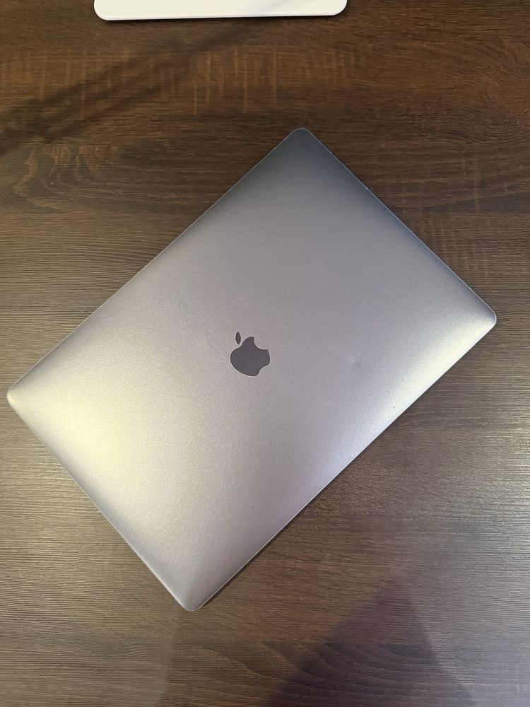 MacBook Pro  2017 I7 16gb 1tb SSD