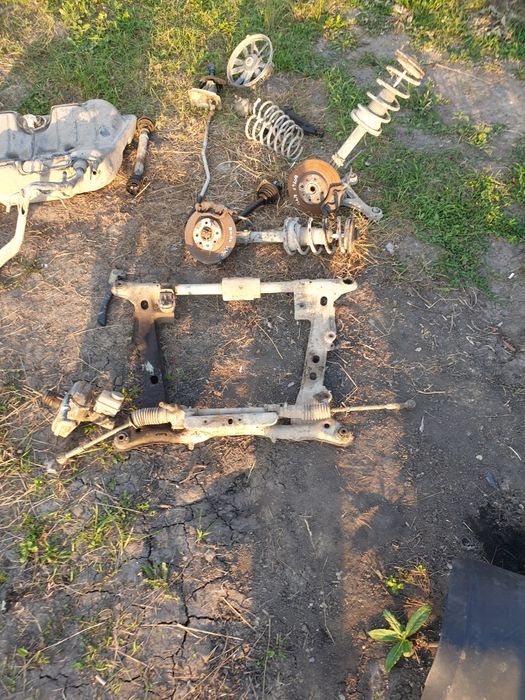 Стойки і інше Volvo 440