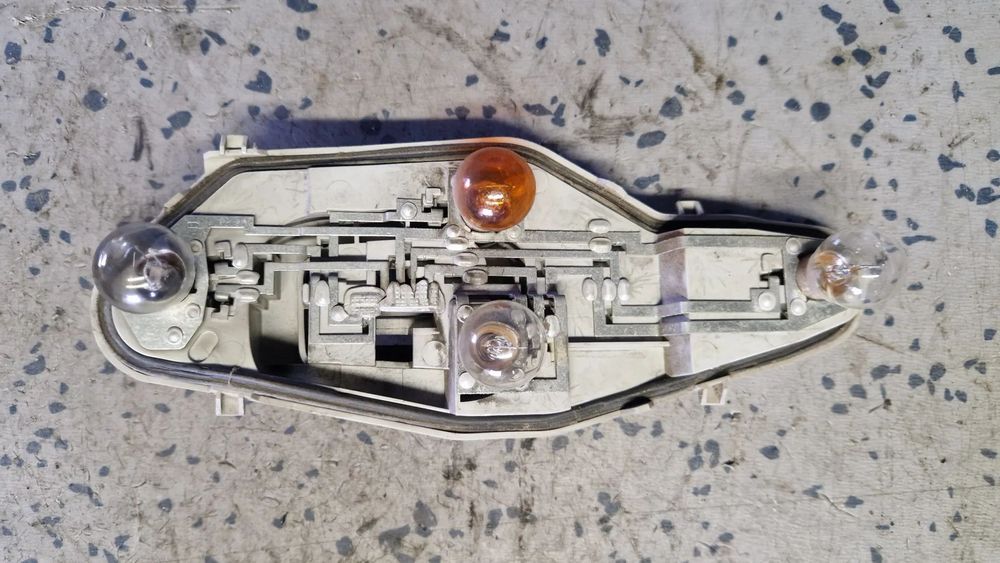 BERLINGO III PARTNER III WKŁAD LAMPY TYŁ PRAWY