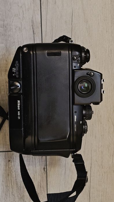 Nikon f4 plus obiektyw super stan