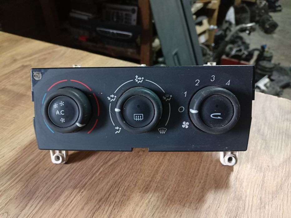 Panel klimatyzacji Renault Laguna 2 sterownik pokrętła