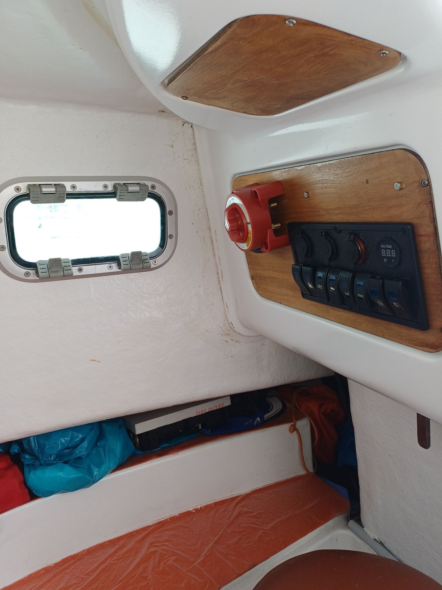 Barco jeanneau 550wa motor mercury  80cv  com garantia ate final do a