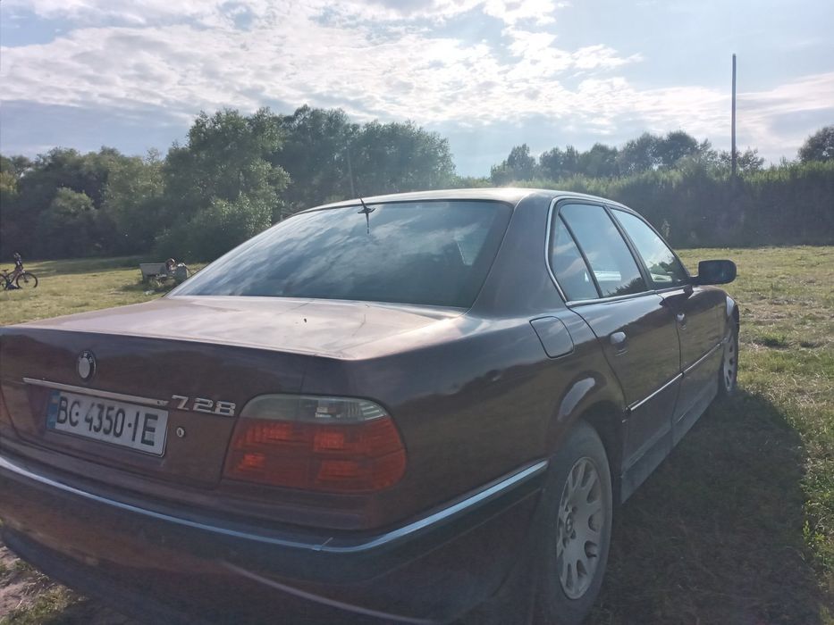 Продам BMW 7 series 728
