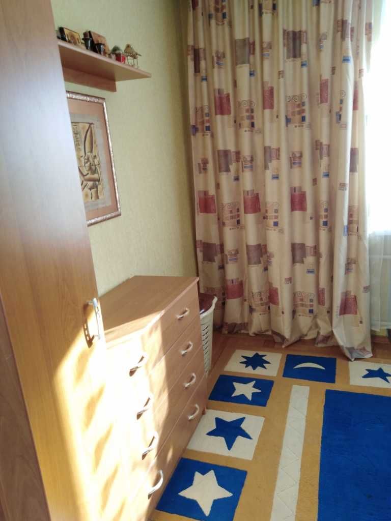 Здам КІМНАТУ для дівчини/ жінки в Центрі, вул. Героїв УПА