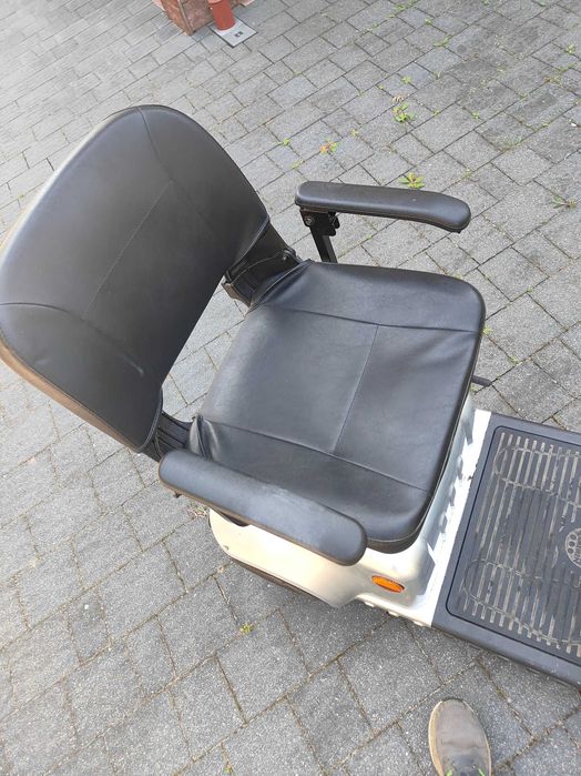Wózek inwalidzki Eris skuter pojazd elektryczny