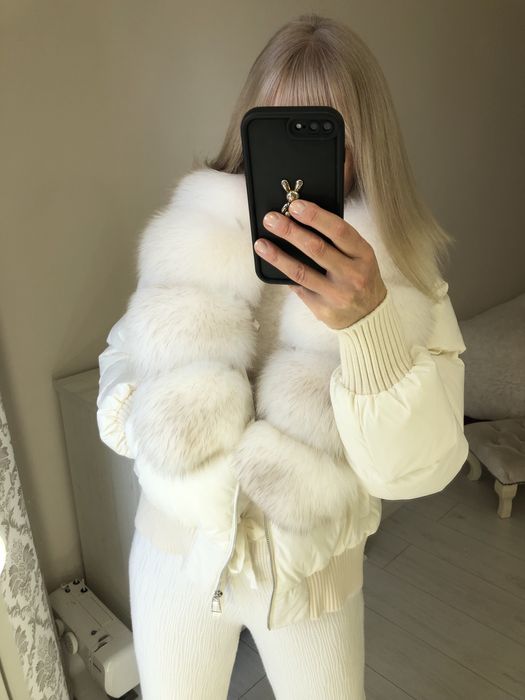 Пуховик,куртка,курточка з песцем.