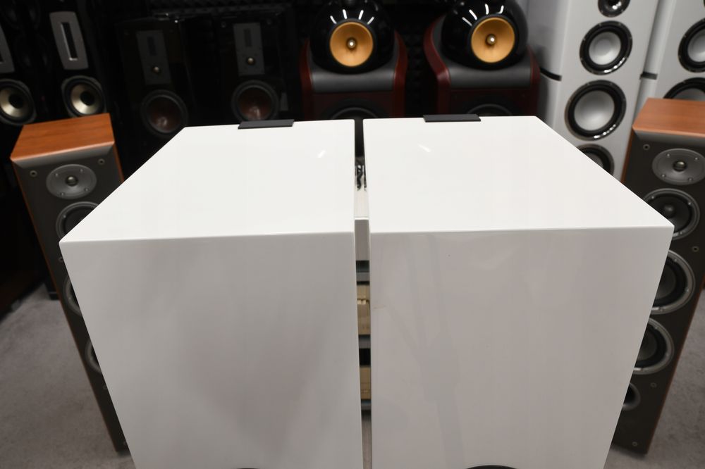 Kolumny podłogowe stereo KEF R700 białe w perfekcyjnym stanie!