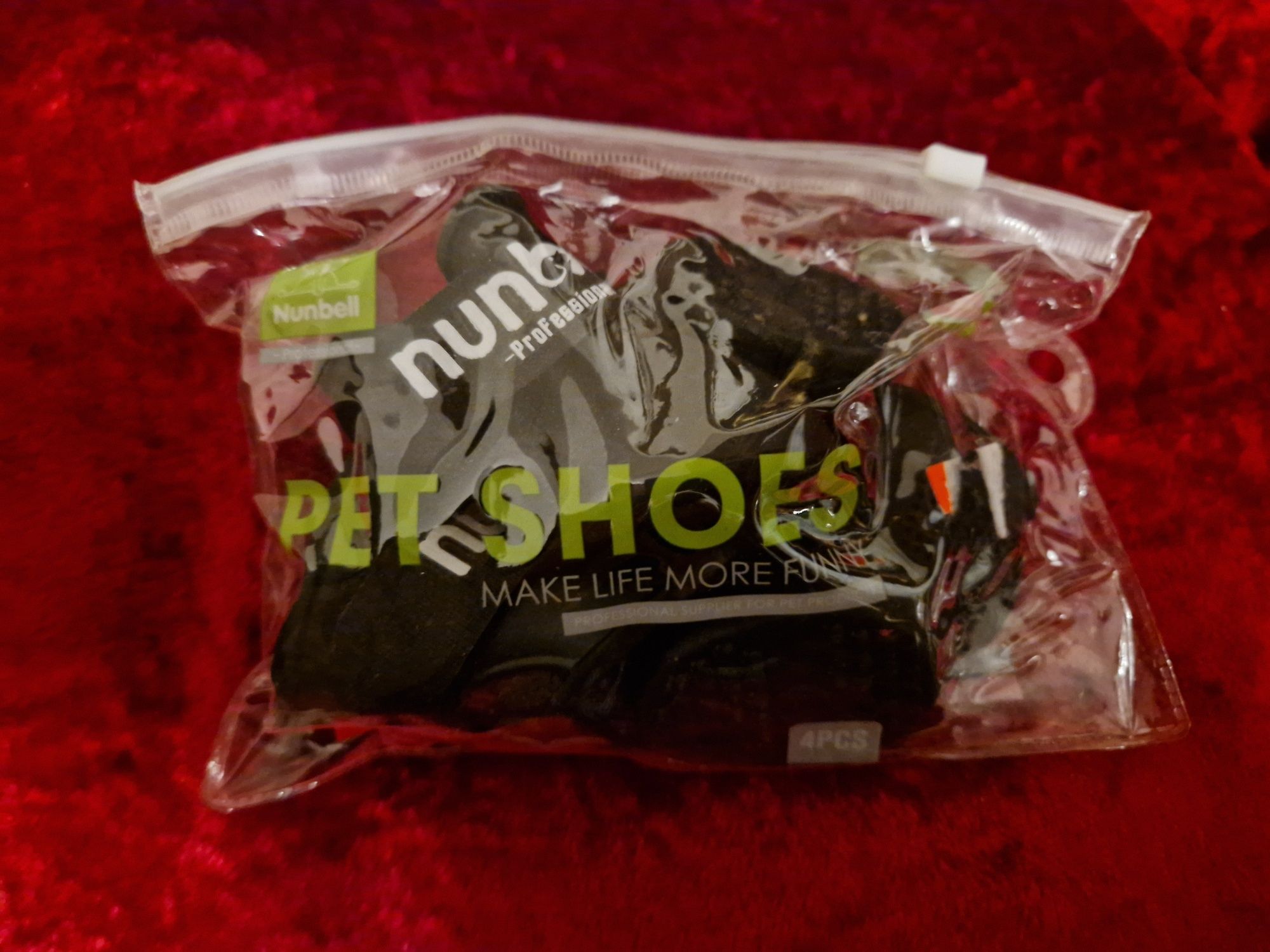 Czarnw buty dla psa