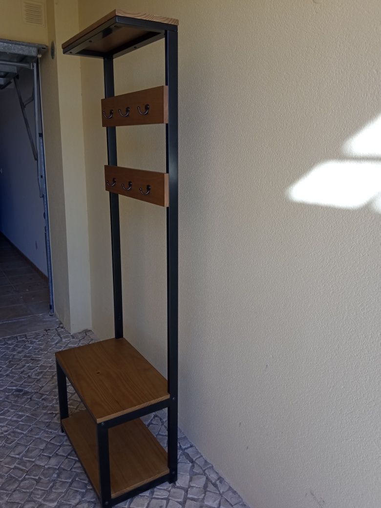 Cabide em pinho maciço