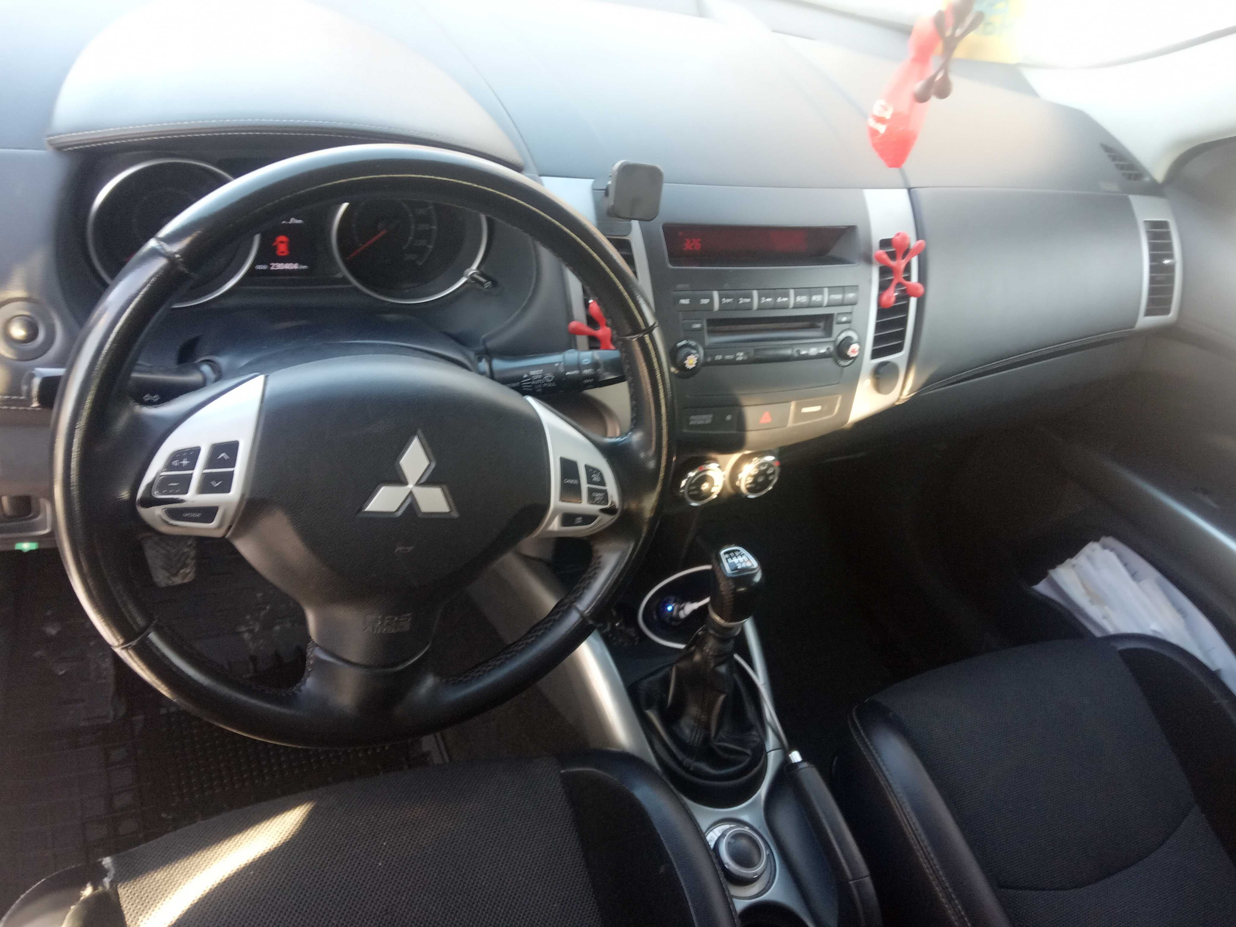 Продам автомобіль Mitsubishi Outlander  XL