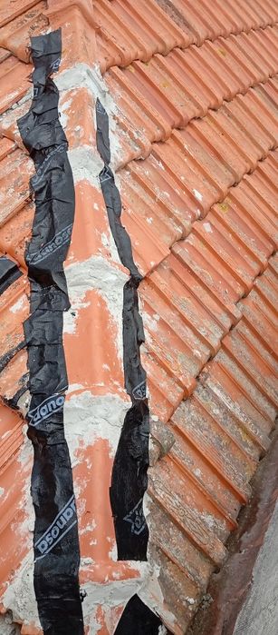 Impermeabilização de telhados e limpeza de algerozes