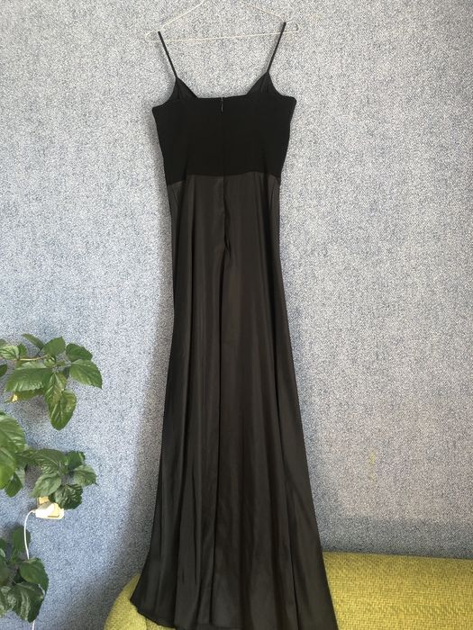 Чорна вечірня сукня
