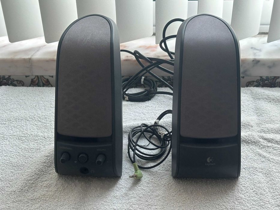 Colunas de Som Logitech X-120 2.0 para PC/Portátil