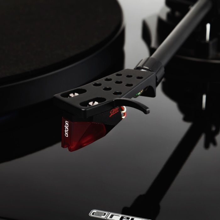 Pro-Ject T1 Gramofon + szczoteczka Monolith Audio Zen GRATIS!